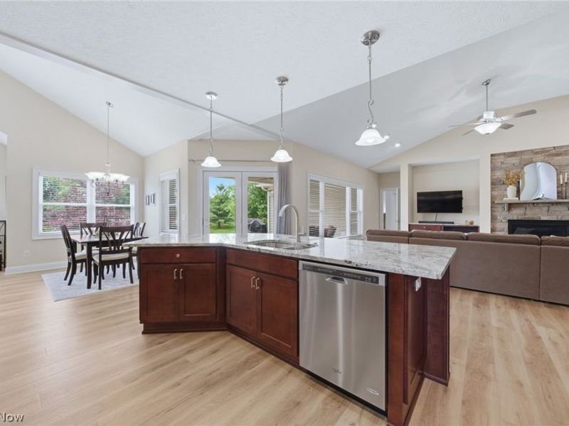 34779 Legends Way , Grafton, OH 44044 Photo 13