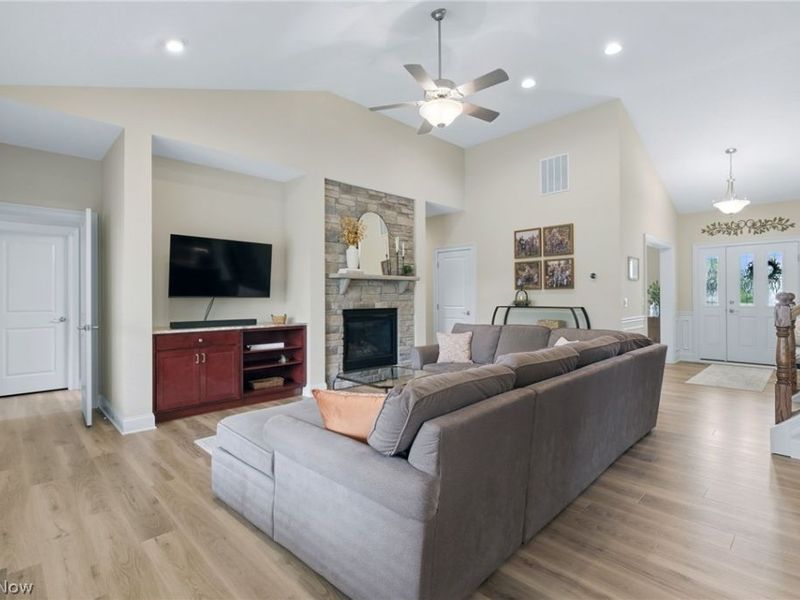34779 Legends Way , Grafton, OH 44044 Photo 9