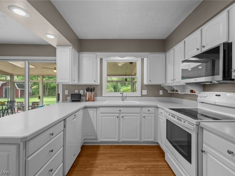 31477 Roberta Drive, Bay Village, OH 44140 Photo 13
