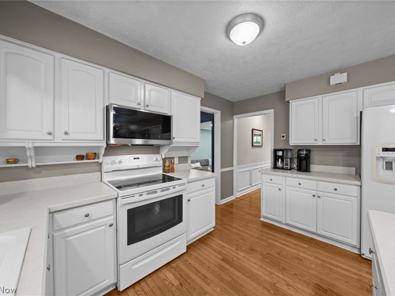 31477 Roberta Drive, Bay Village, OH 44140 Photo 16