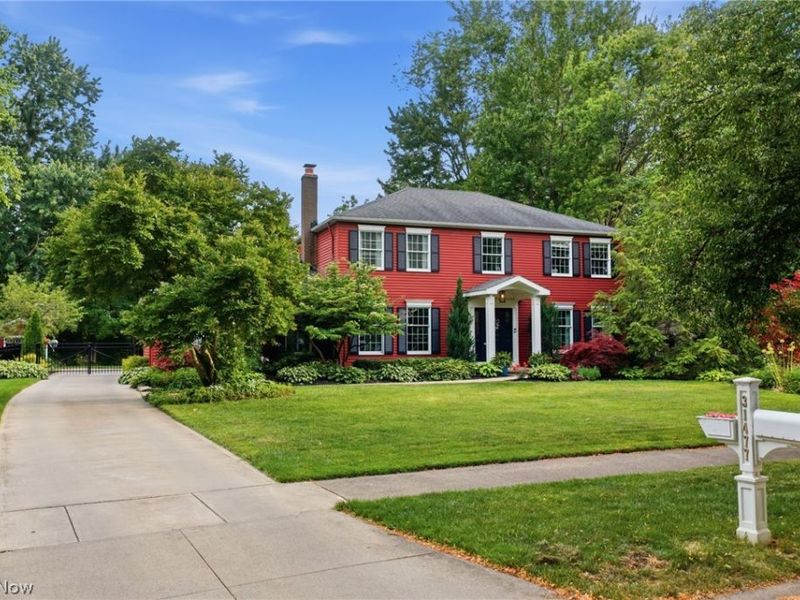 31477 Roberta Drive, Bay Village, OH 44140 Photo 2