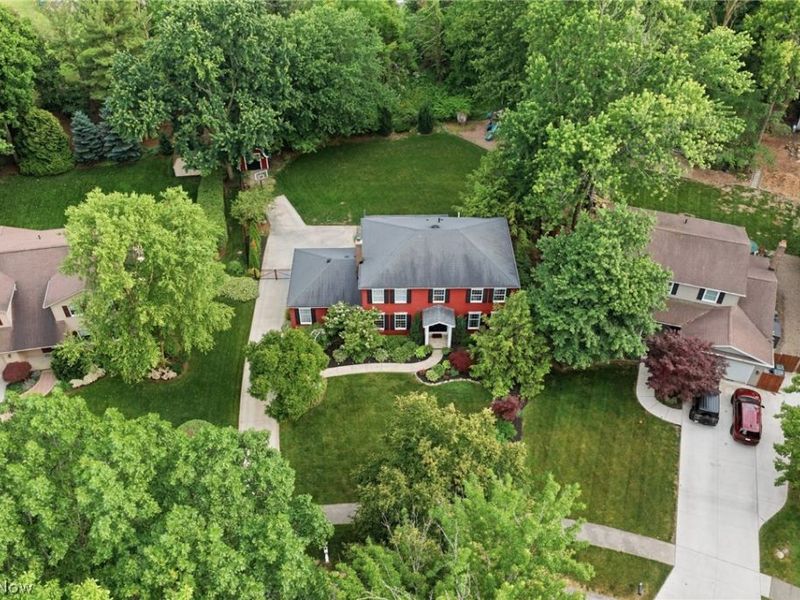 31477 Roberta Drive, Bay Village, OH 44140 Photo 3