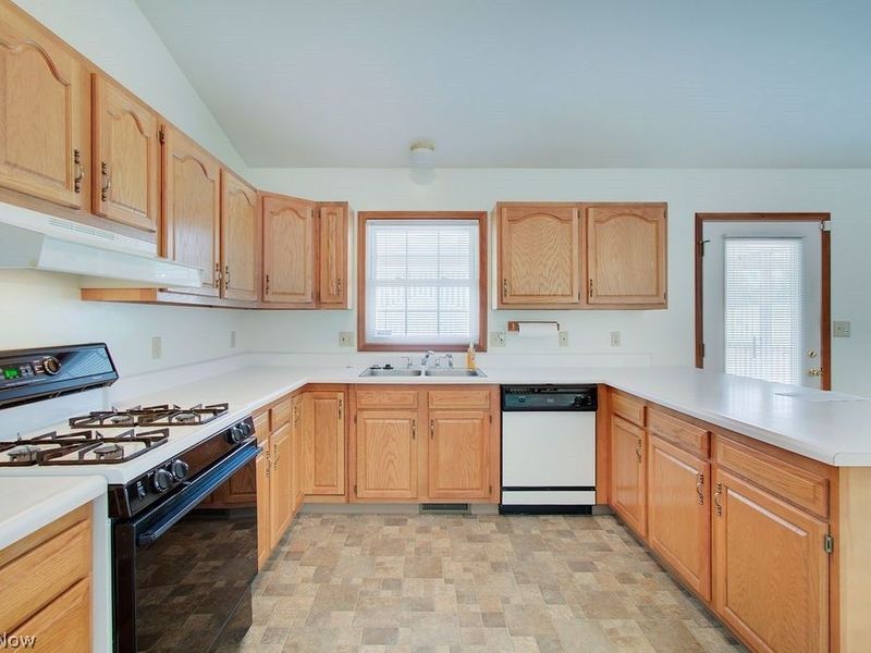 1364 Killian Road, Akron, OH 44312 Photo 14