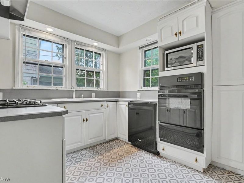 3396 Dorchester Road, Shaker Heights, OH 44120 Photo 19