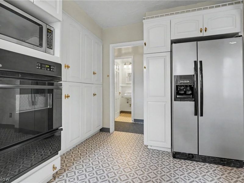 3396 Dorchester Road, Shaker Heights, OH 44120 Photo 20