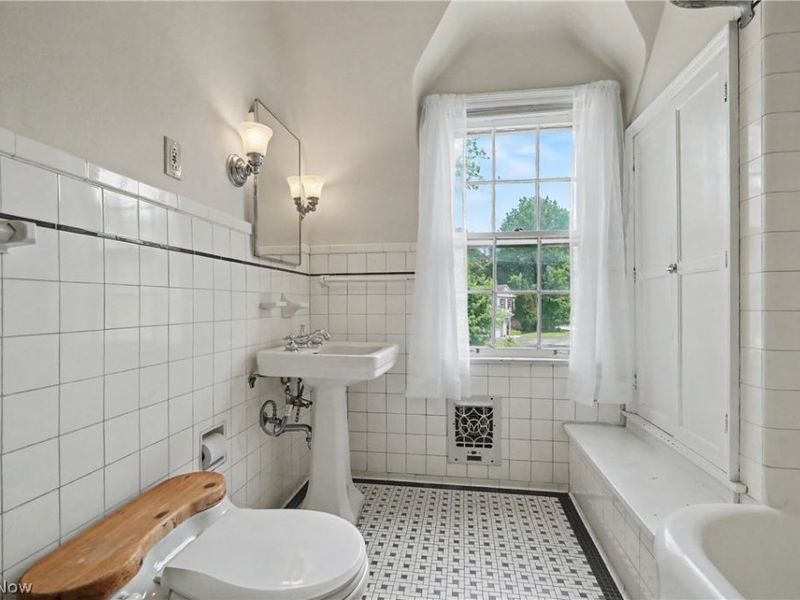 3396 Dorchester Road, Shaker Heights, OH 44120 Photo 33