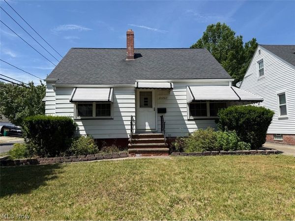 21203 Raymond Street , Maple Heights, OH 44137