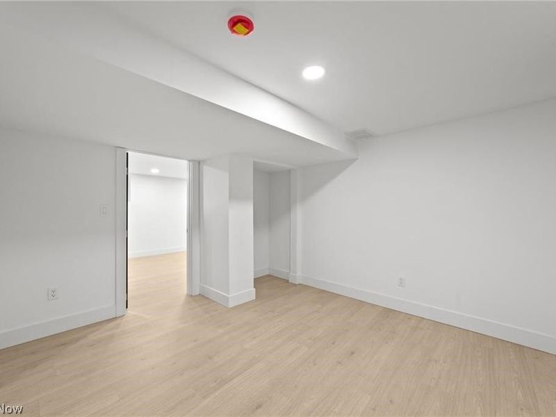 1422 W 77th Street, Cleveland, OH 44102 Photo 35