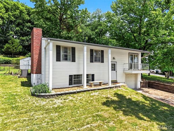 6 Frontier Trail , Fenton, MO 63026