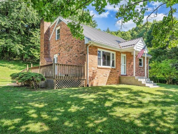 9947 Slings Gap RD , Bent Mountain, VA 24059