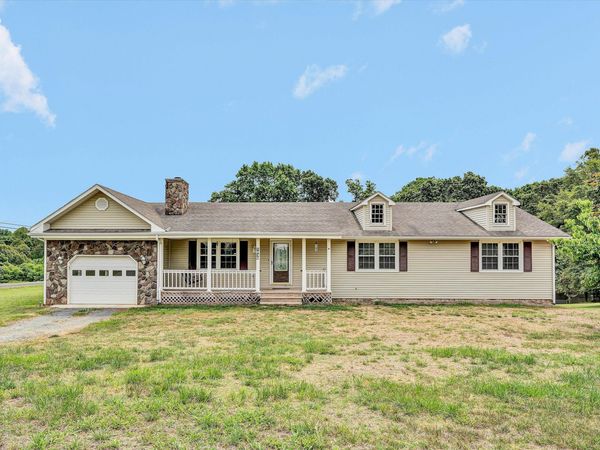 1030 Windhurst DR , Hardy, VA 24101