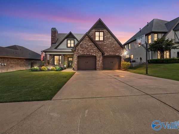 2905 Old Barn Circle, Owens Cross Roads, AL 35763