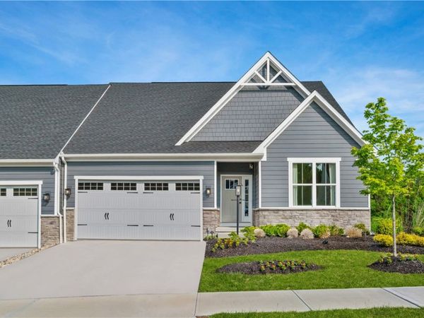 207 Mary Ln, Coraopolis, PA 15108