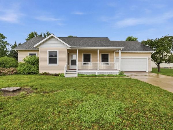 349 Aaron Court SW, Swisher, IA 52338