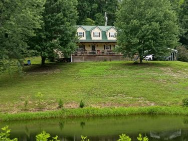 417 Clearview Drive, Hustonville, KY 40437