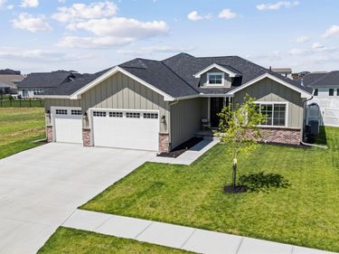 11704 S 119th Street, Papillion, NE 68046