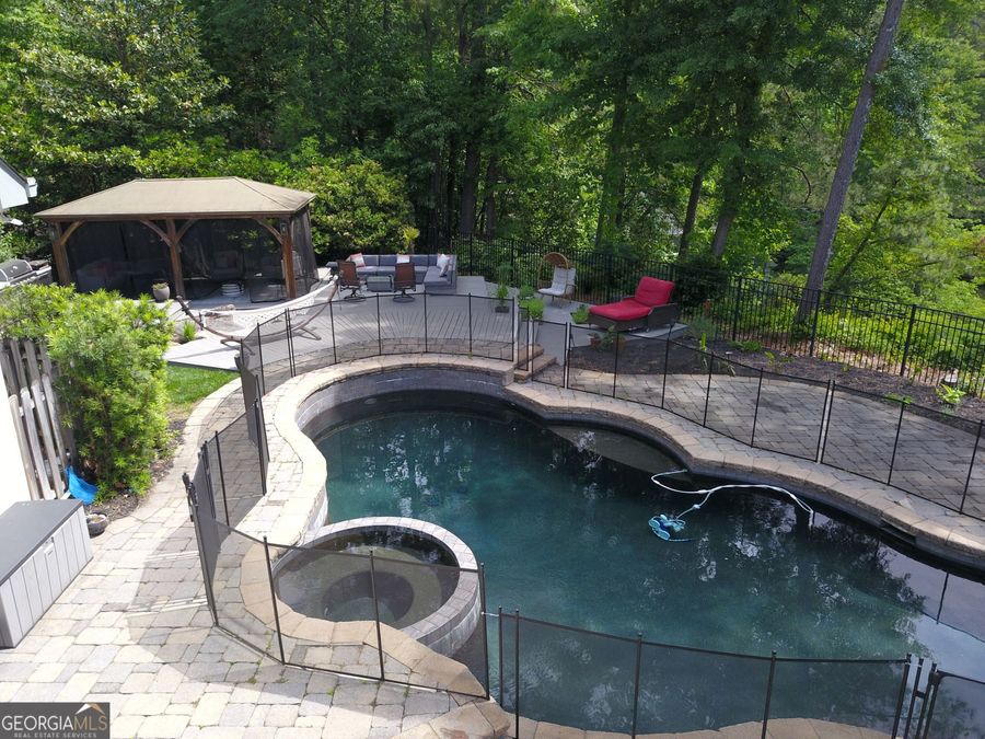 Property Image 6