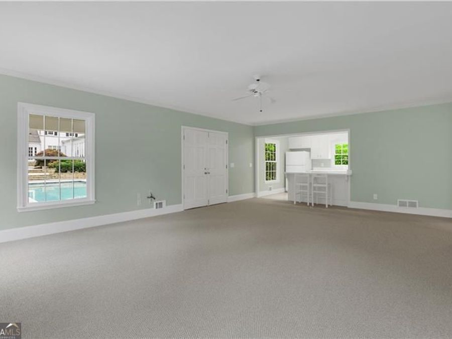 Property Image 100