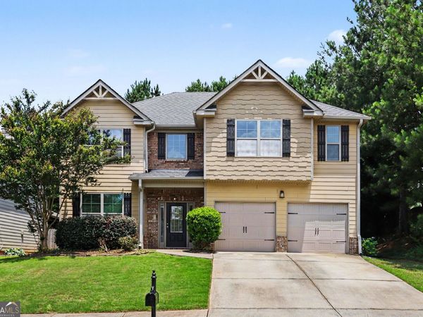 302 Kells Ct., Woodstock, GA 30188