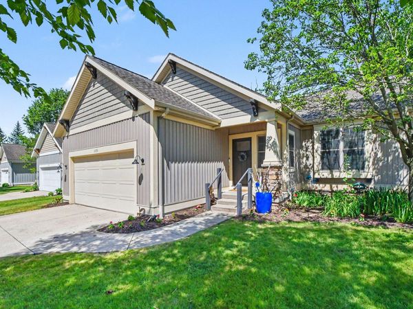 3255 Stormy Creek Drive SE, Grand Rapids, MI 49512