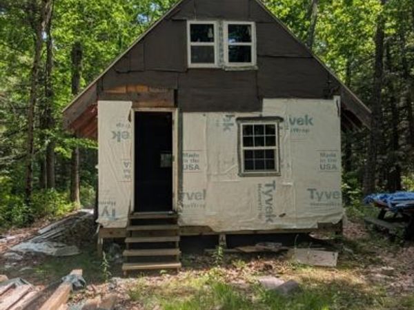 127 Round Hill Rd, Chester, MA 01011
