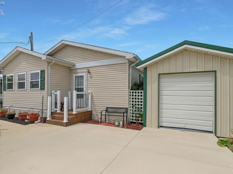 2845 W Risingsun Road, Port Clinton, OH 43452 Photo 1