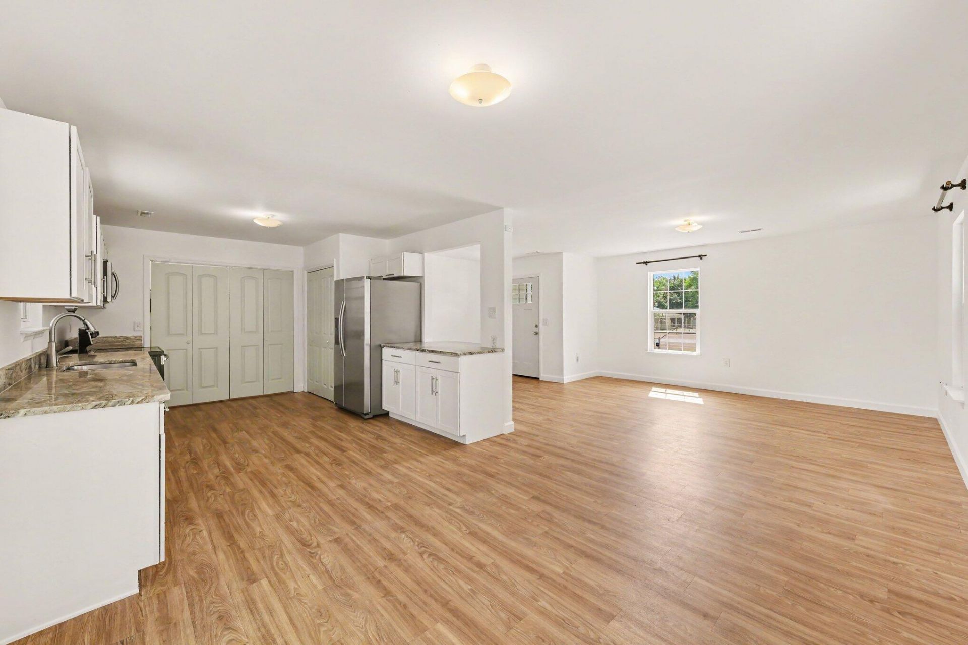 1006 Fiall Street Photo 11