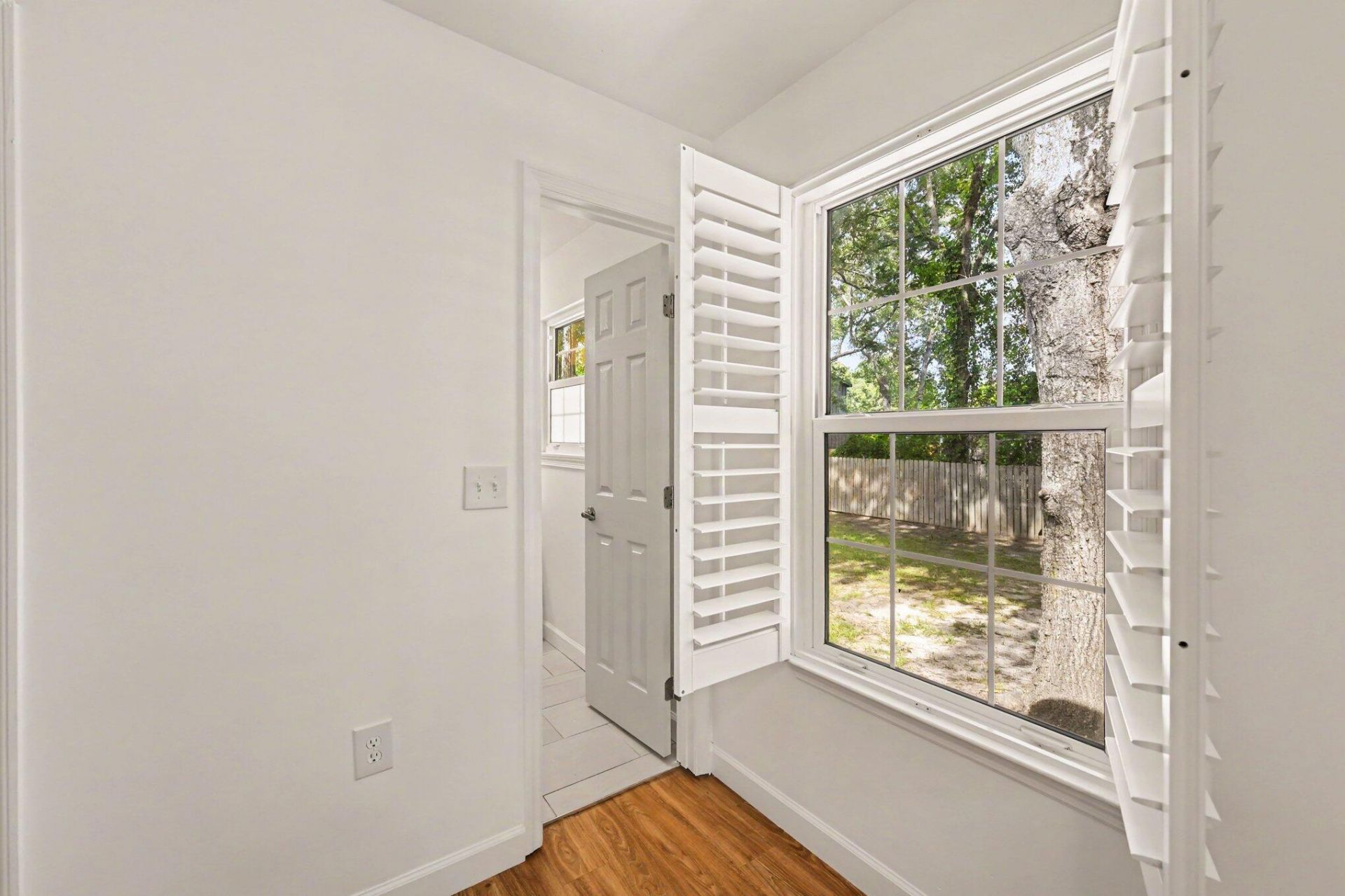 1006 Fiall Street Photo 29