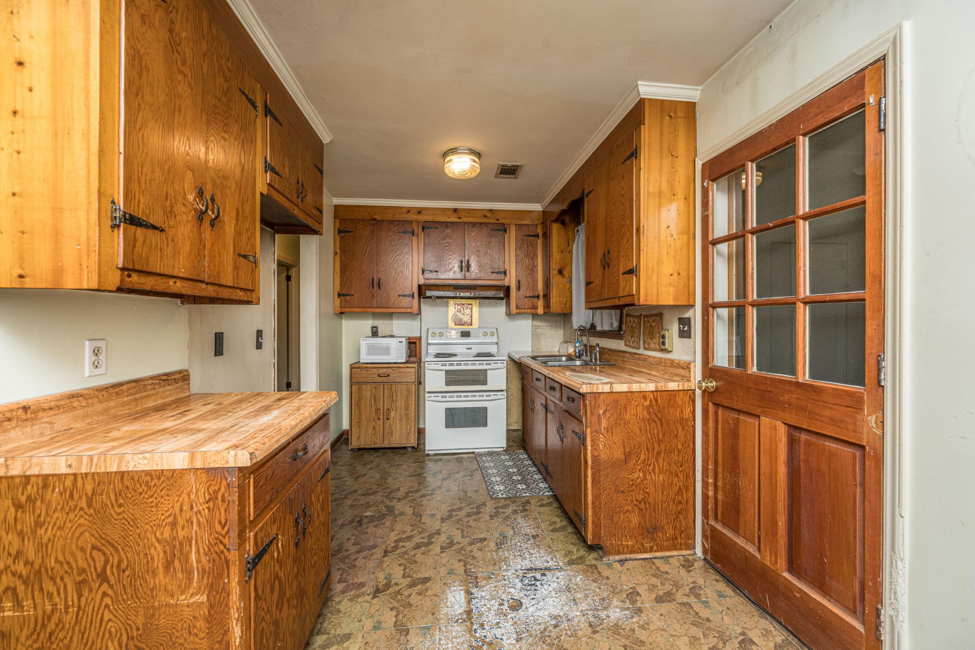 1182 Russell Drive Photo 10