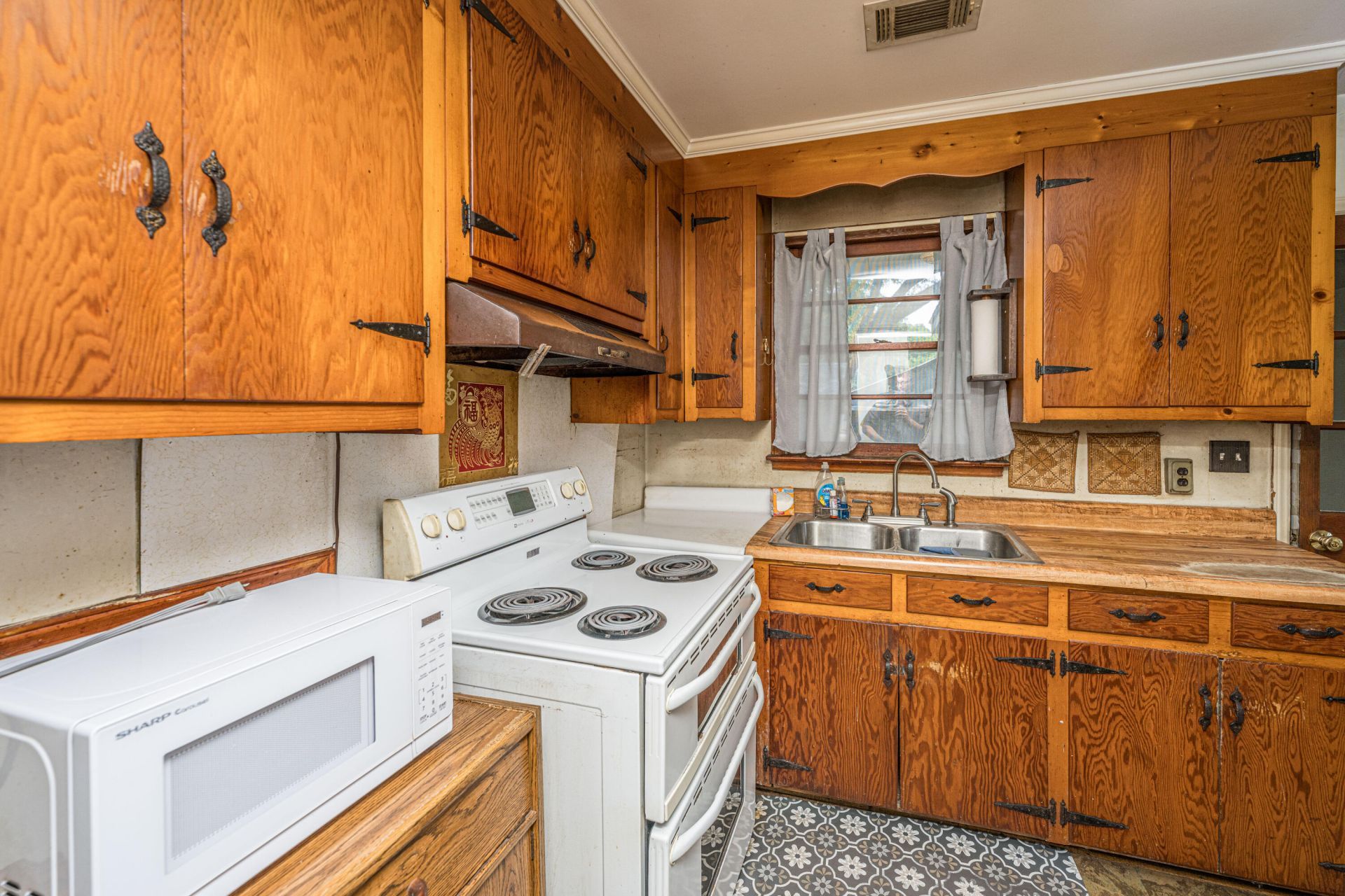 1182 Russell Drive Photo 12