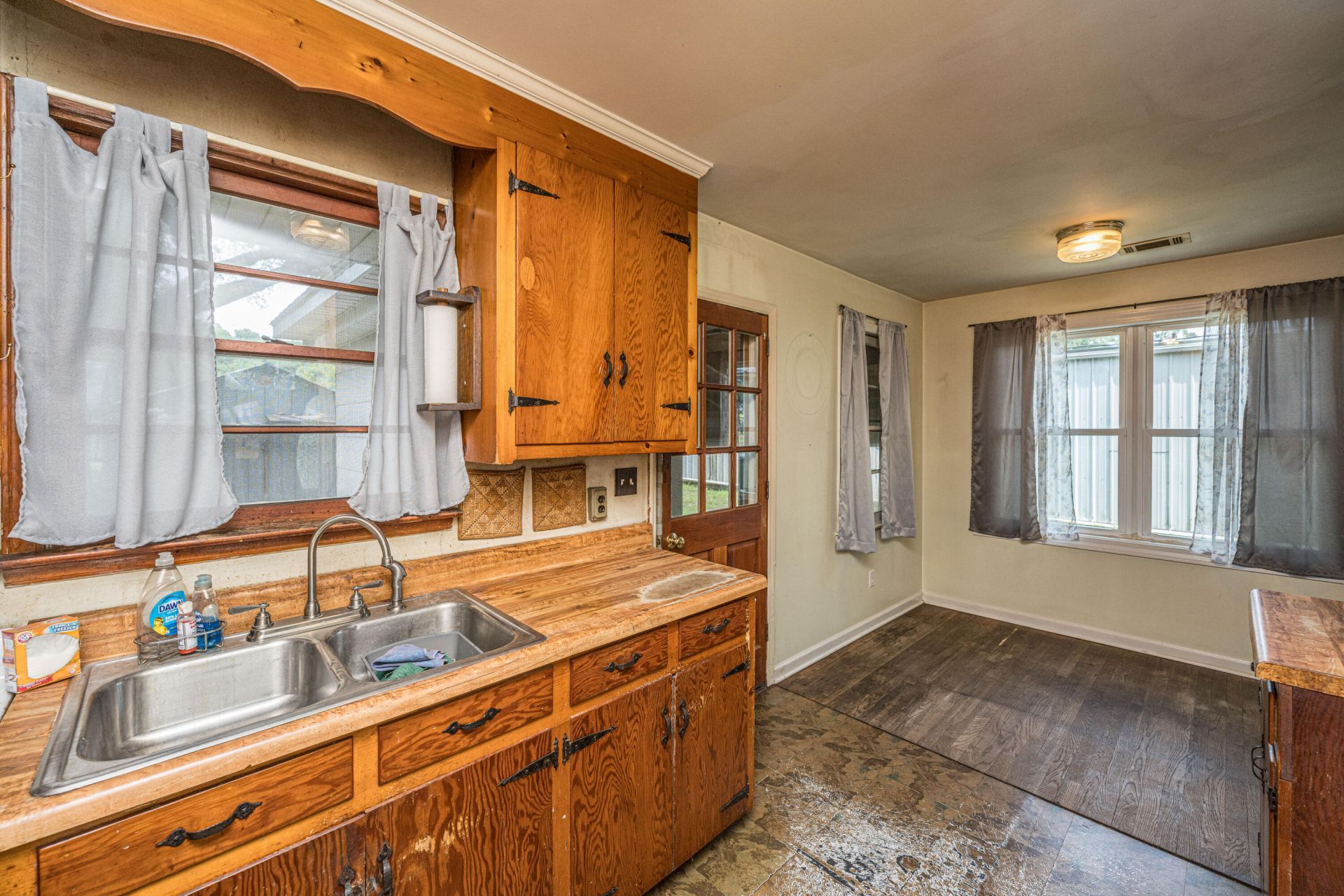 1182 Russell Drive Photo 13
