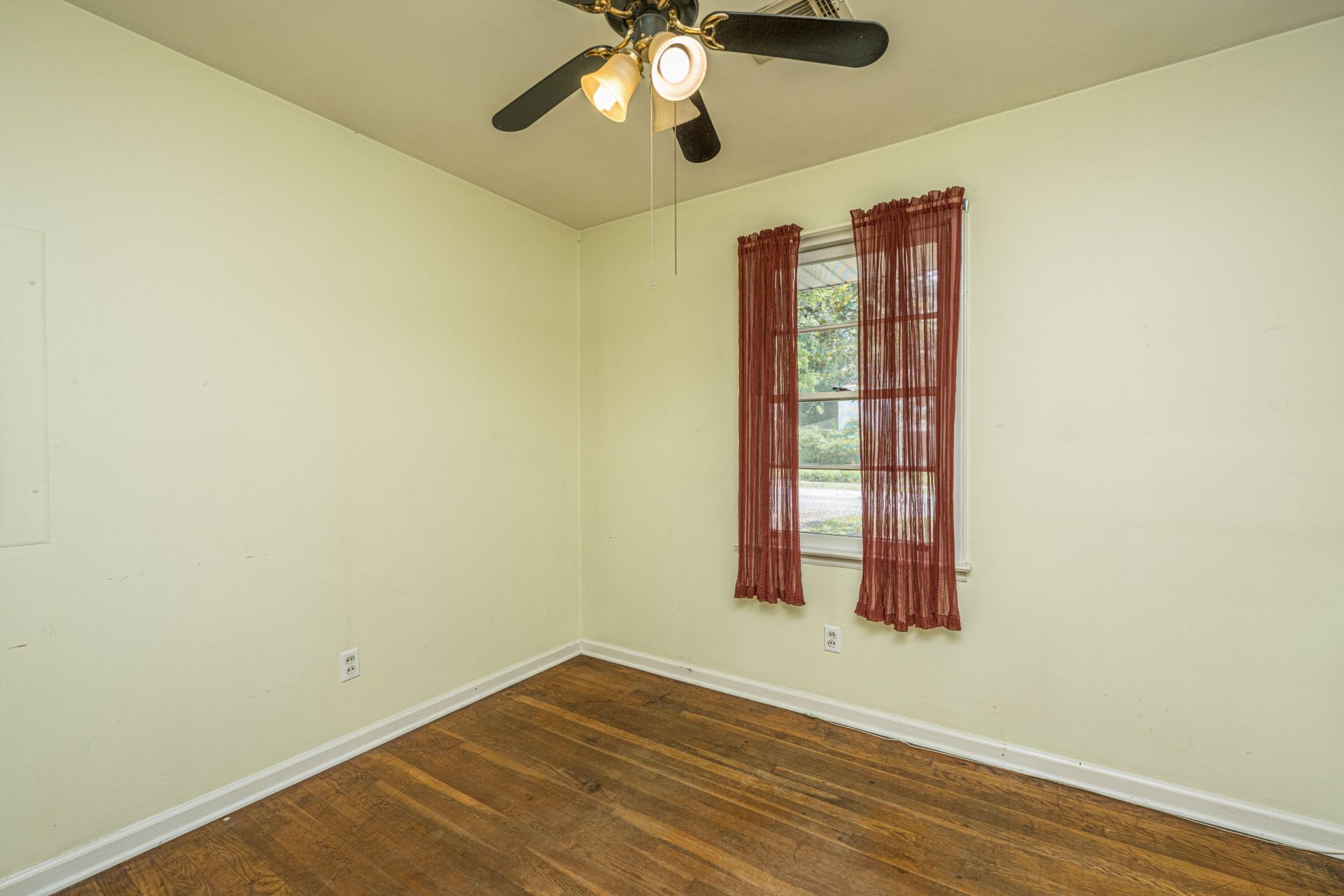 1182 Russell Drive Photo 14