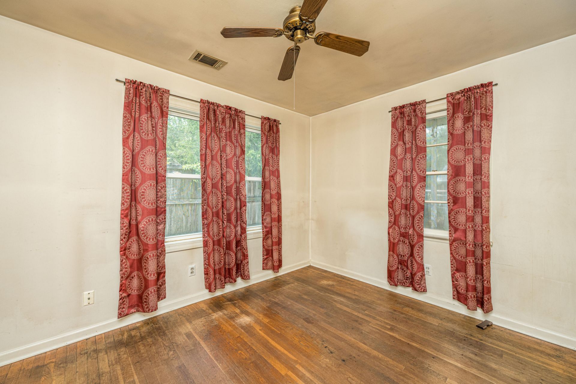 1182 Russell Drive Photo 22