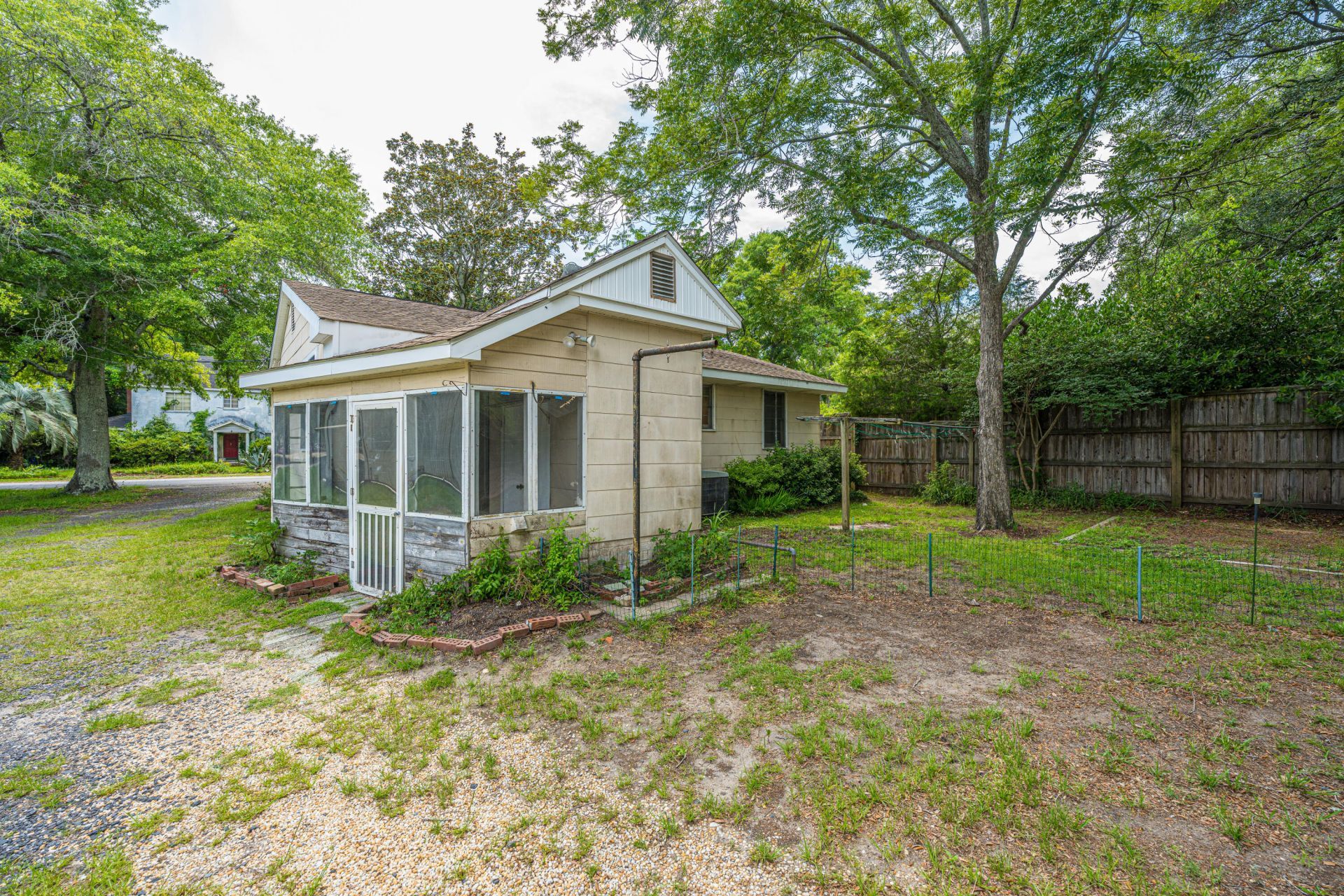 1182 Russell Drive Photo 24