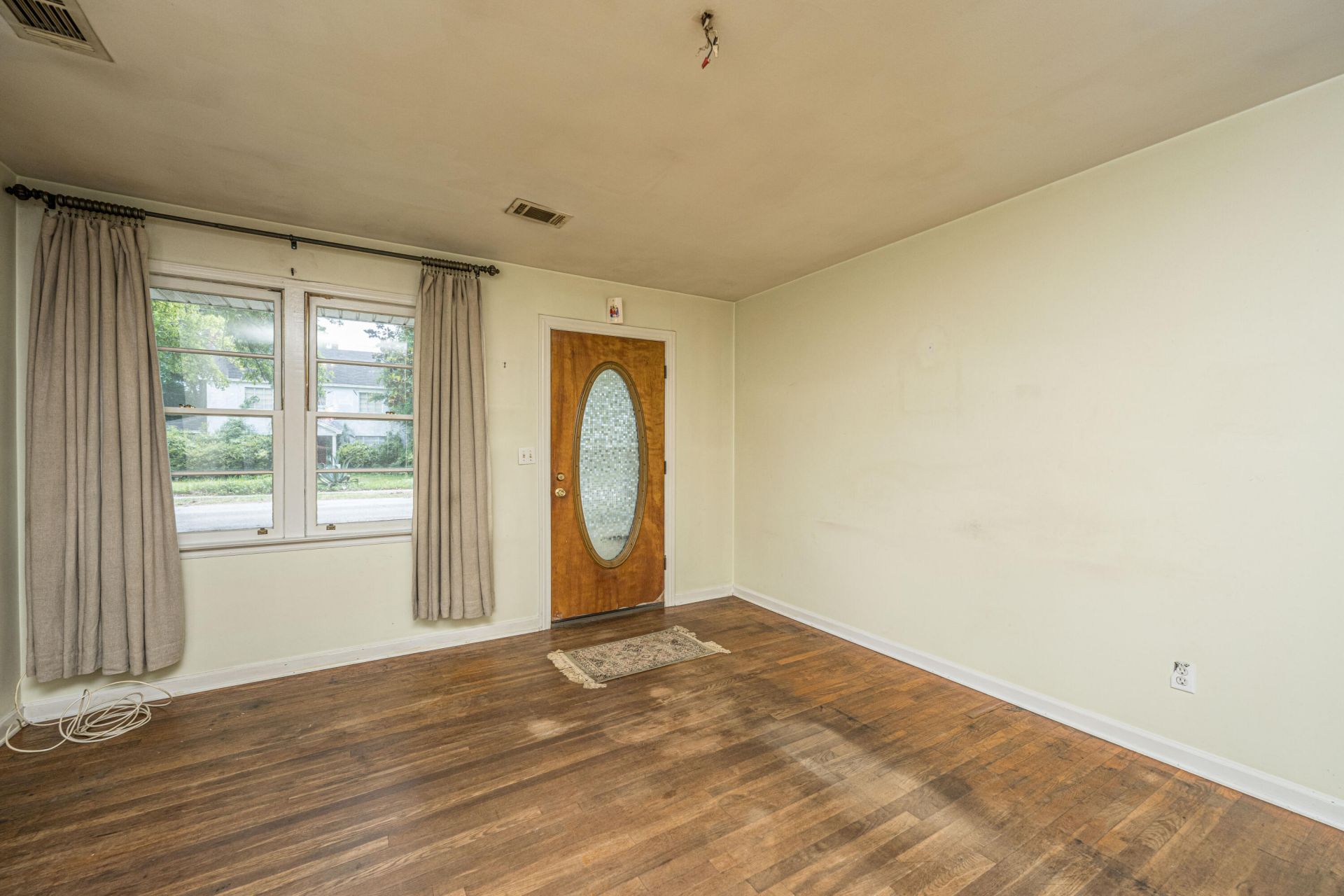 1182 Russell Drive Photo 5