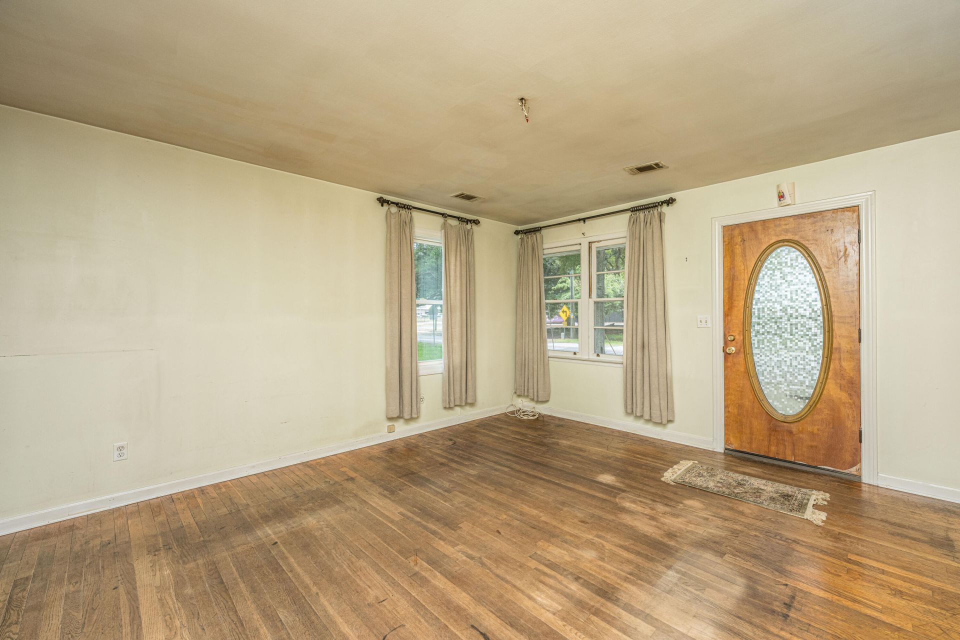 1182 Russell Drive Photo 7