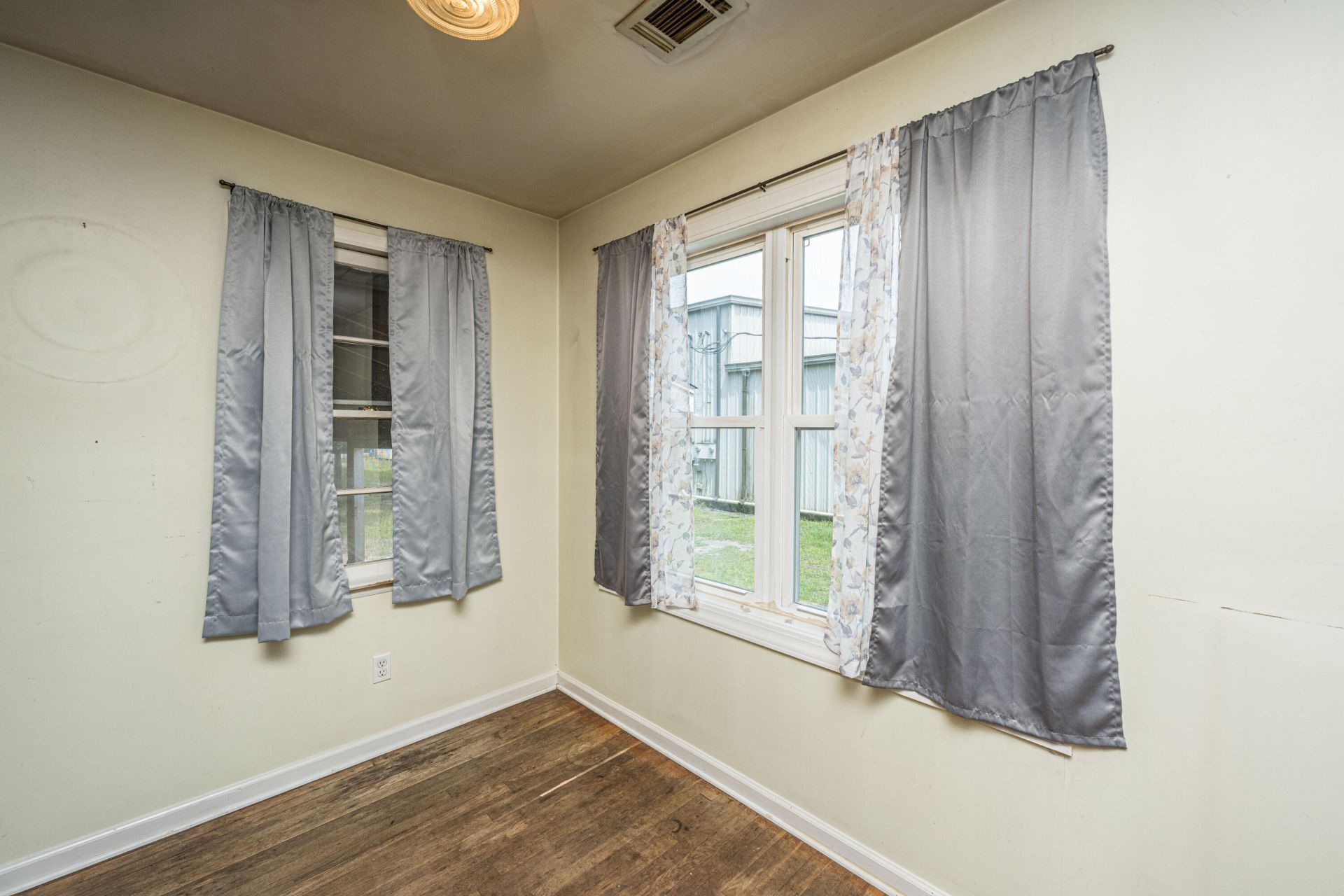 1182 Russell Drive Photo 8