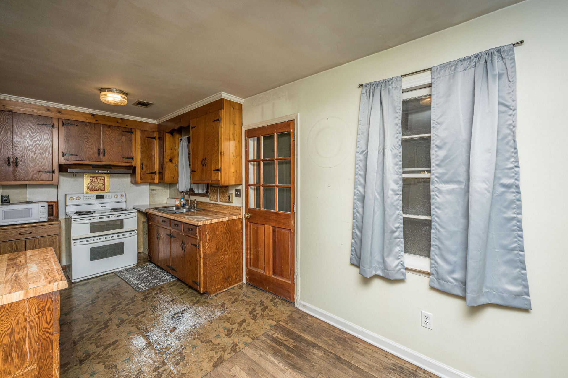 1182 Russell Drive Photo 9