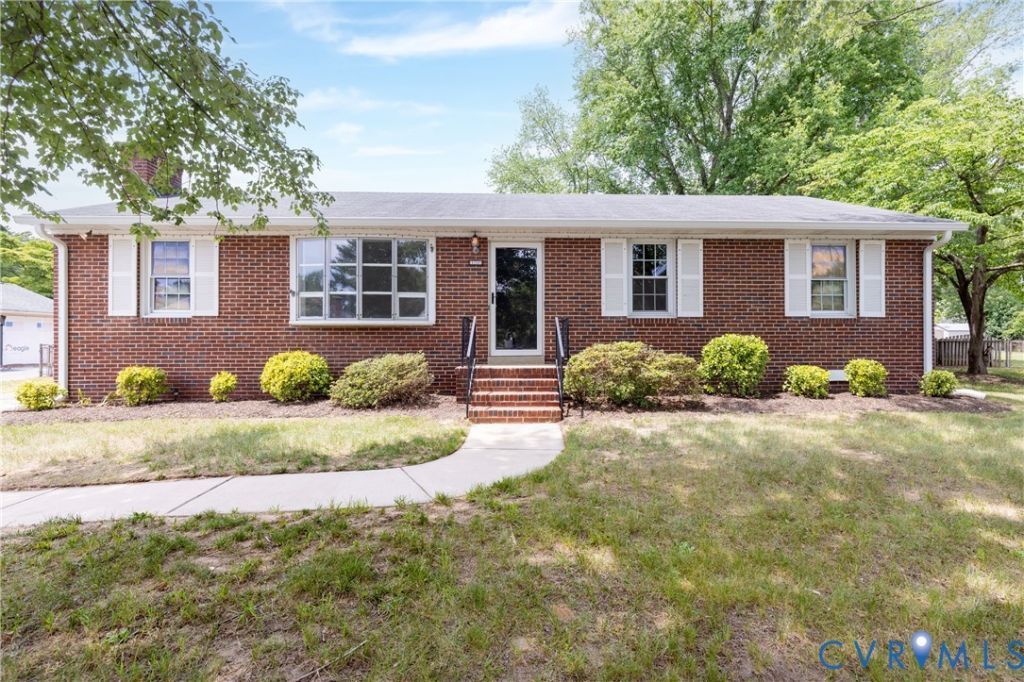 7327 Hunterbrook Drive , Mechanicsville, VA 23111 Main Photo