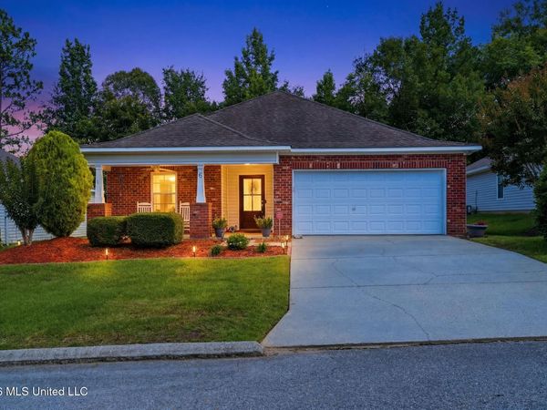 6 Clear Springs Court, Hattiesburg, MS 39402