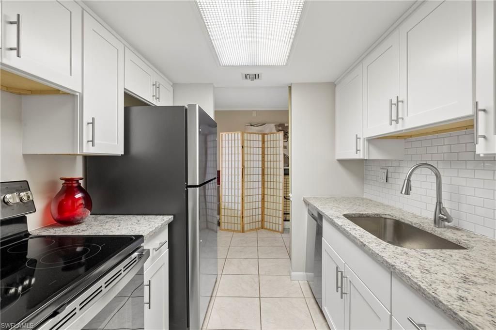 2366 E Mall Dr , Unit 213, Fort Myers, FL 33901 Photo