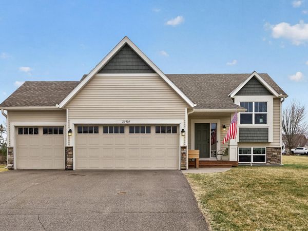 25495 10th Street W, Zimmerman, MN 55398