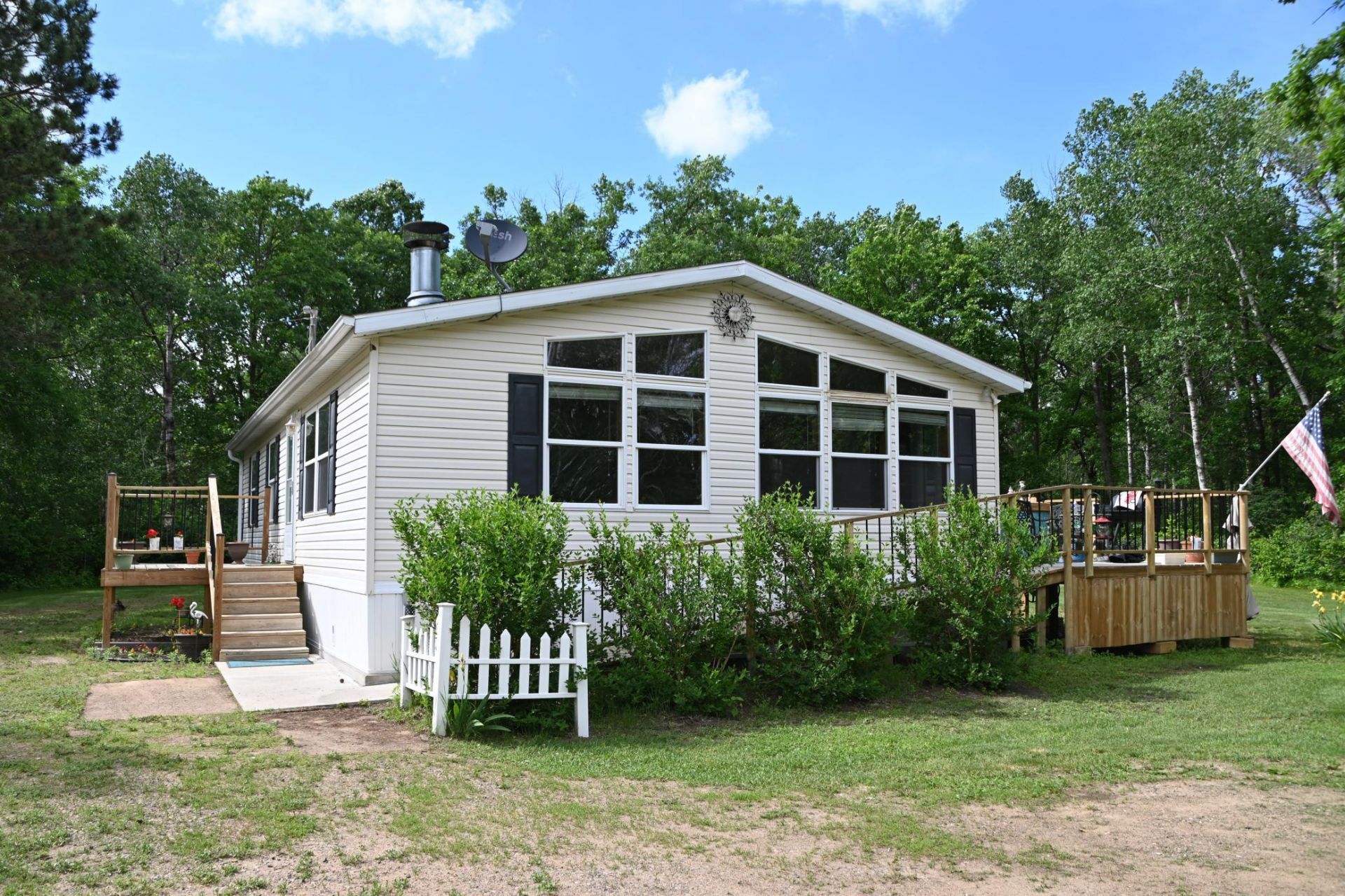 481 E River Road , Motley, MN 56466
