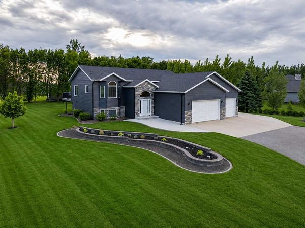 8018 Aquarius Drive , Fargo, ND 58104