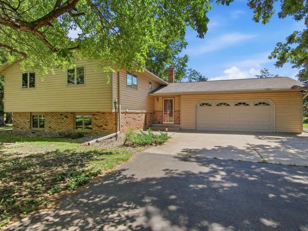 455 Green Mill Lane, Hudson, WI 54016