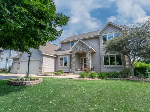 3895 Arlington Drive, Woodbury, MN 55129