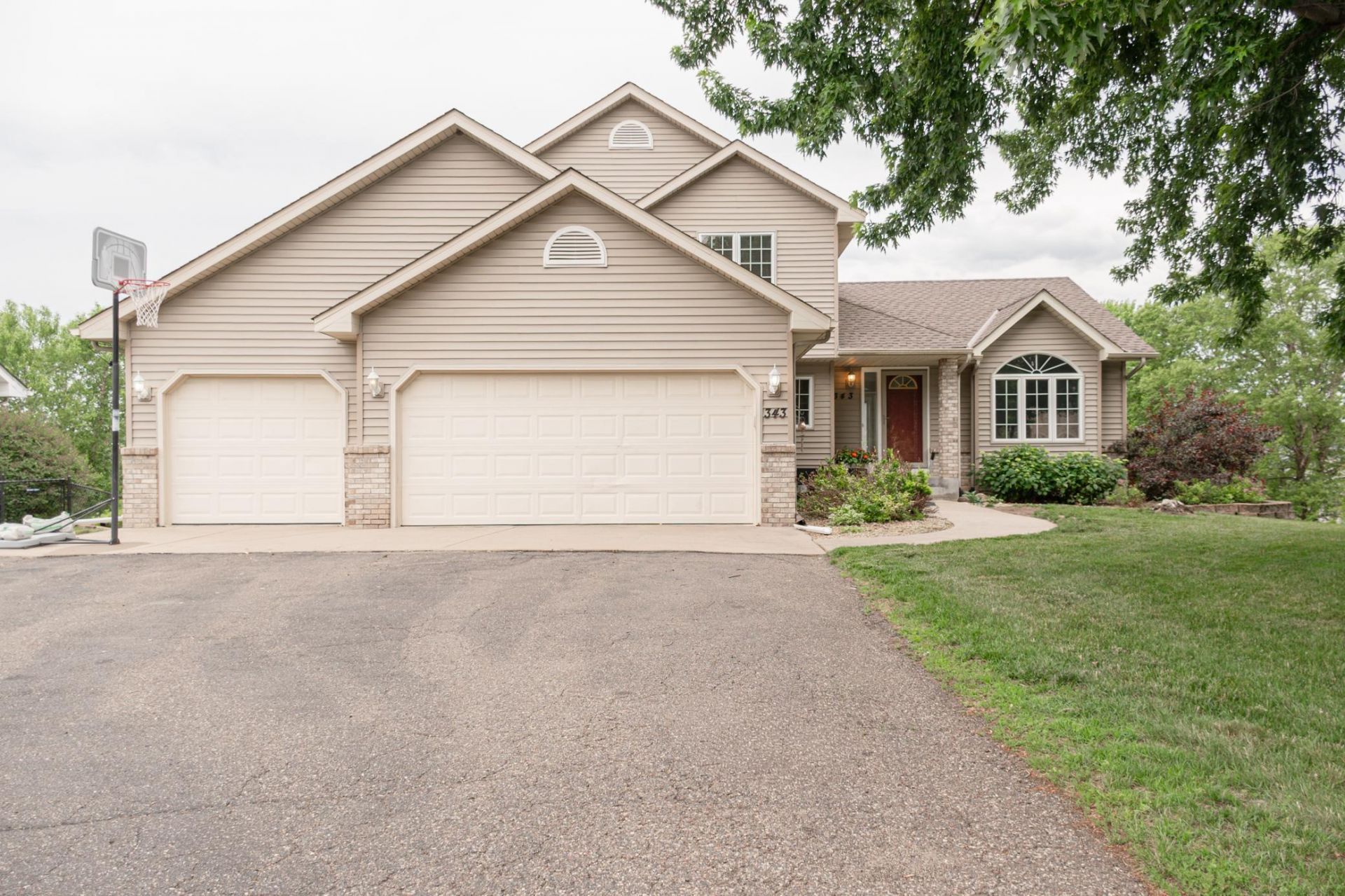 343 Pendryn Hill Curve , Woodbury, MN 55125