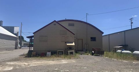 212-216 Main Street, Chester, CA 00000 Photo