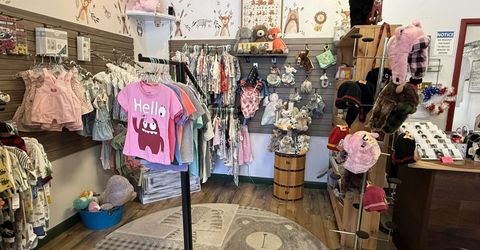 216 Main Street, Chester, CA 00000 Photo