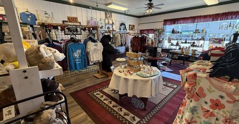 216 Main Street, Chester, CA 00000 Photo